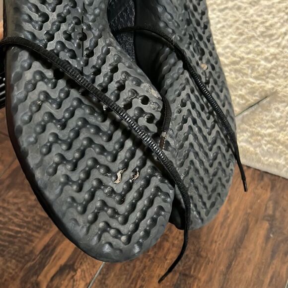 Nike Black Athletic Shoes - Picture 5 of 8